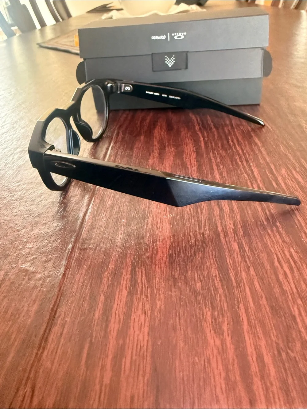 Oakley Meta HSTN Smart Glasses – Black / Transition Lenses (No Prescription)